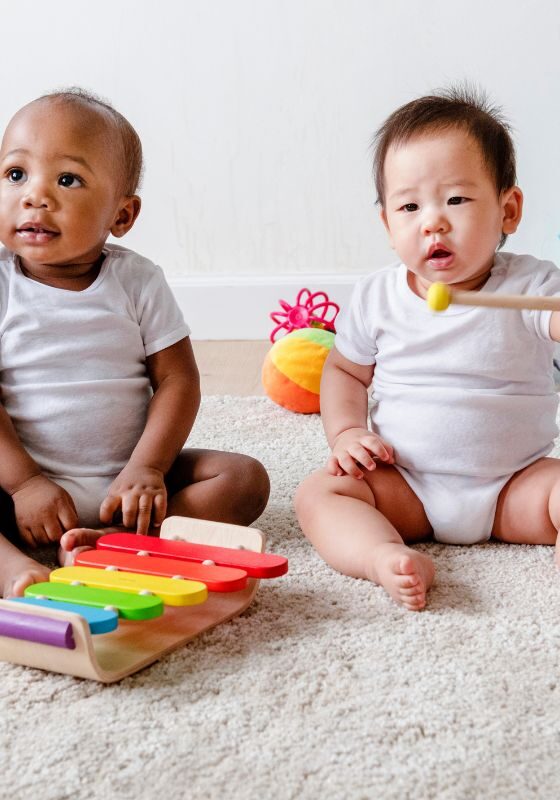 نوزادان در مرکز مراقبت از کودکان